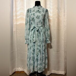 Elegant Green Floral Long Sleeve Dress